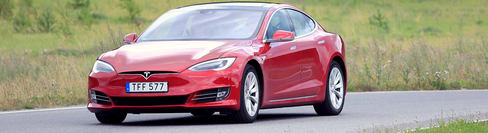 Vídeo: Tesla superou Porsche em corrida