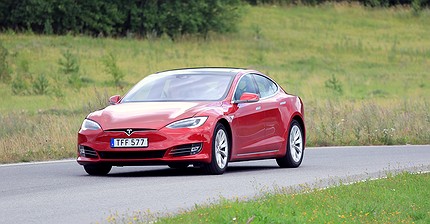 Vídeo: Tesla superou Porsche em corrida