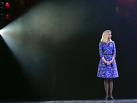 Yahoo to give outgoing CEO $23m 'golden parachute'