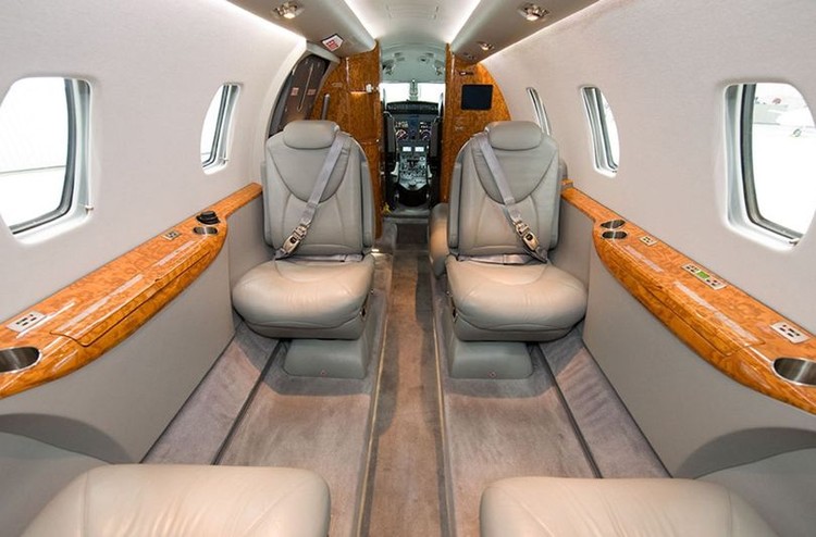 Todo lo que necesitas saber para comprar un avión privado