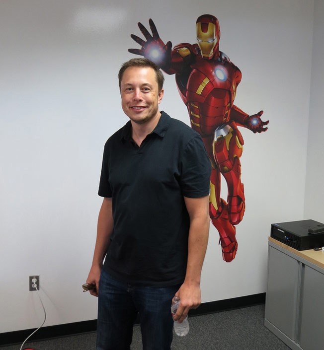 إلون ماسك: الرجل الذي يغير العالم