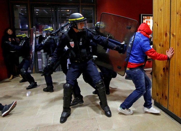 La sfida della Francia per garantire la sicurezza durante i campionati di calcio Euro 2016