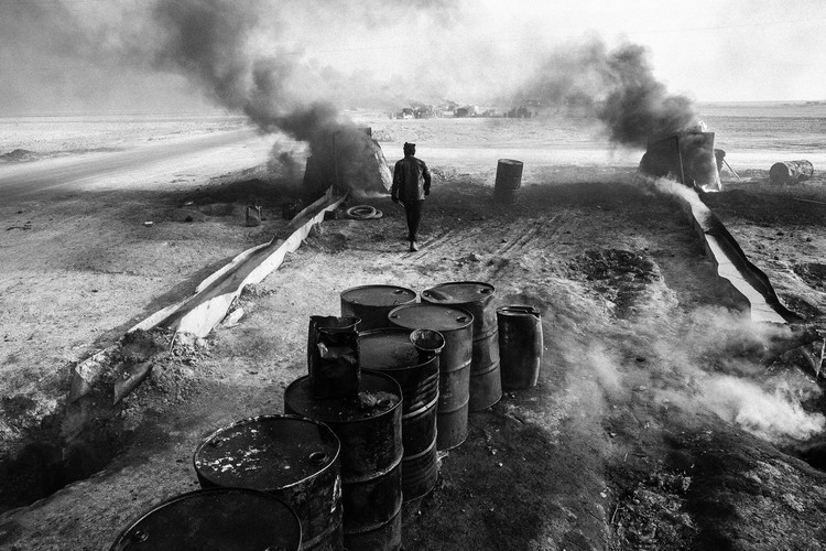 Porque é que o Estado Islâmico tem tanto dinheiro