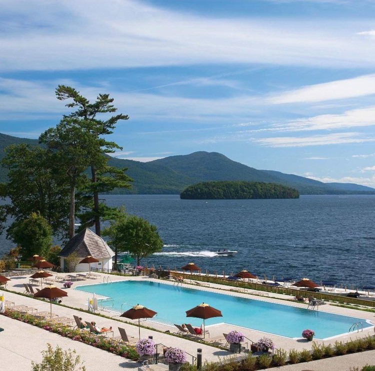 Las 11 piscinas más espectaculares para disfrutar este verano