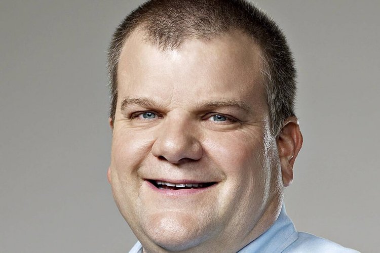 Apple تواجه الواقع