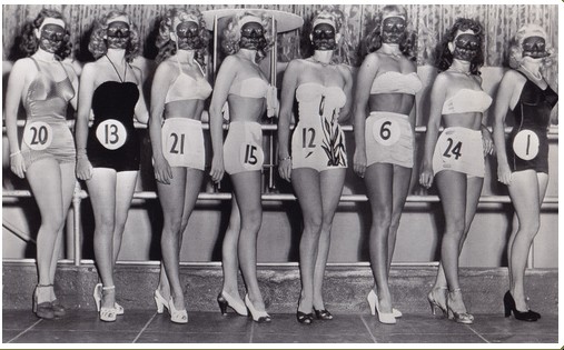 As 50 fotos a preto e branco mais difíceis de explicar