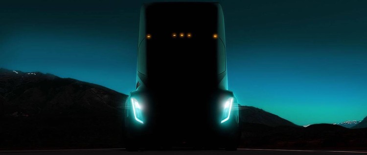 Elon Musk annuncia la presentazione del camion a guida autonoma di Tesla