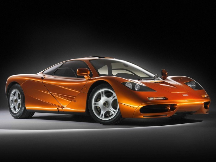 أندر سيارة McLaren F1 LM