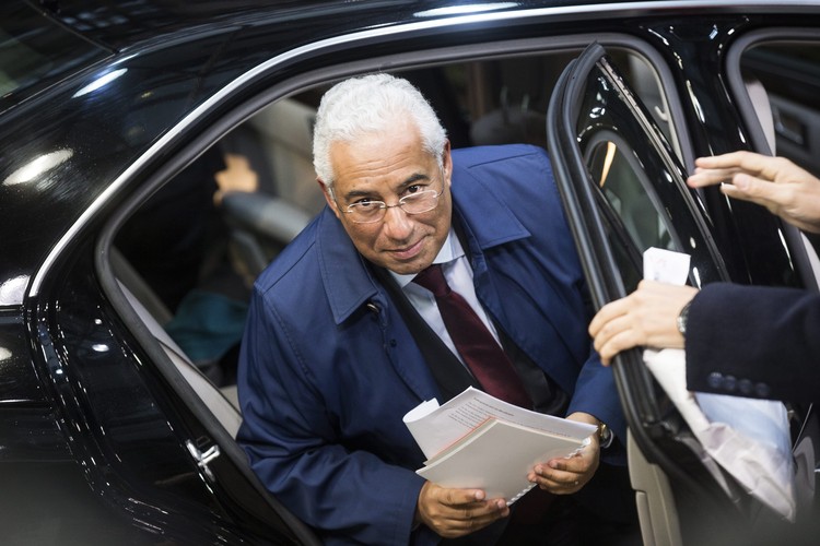 Porque é que Costa não fala na Cimeira de Paris