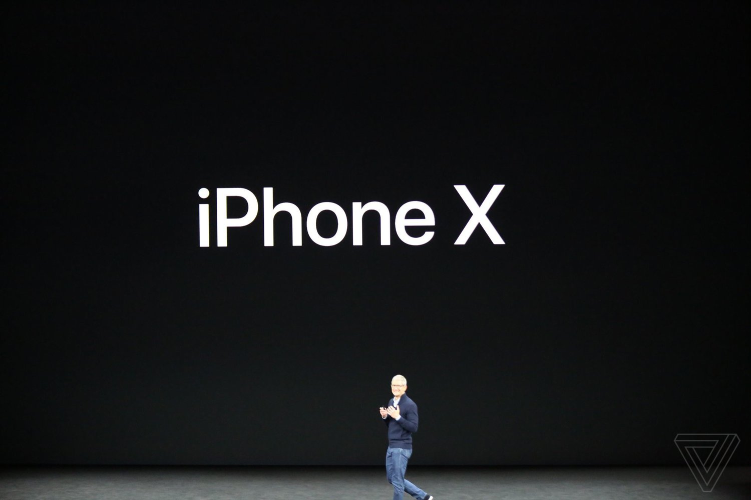 Apple представила iPhone X