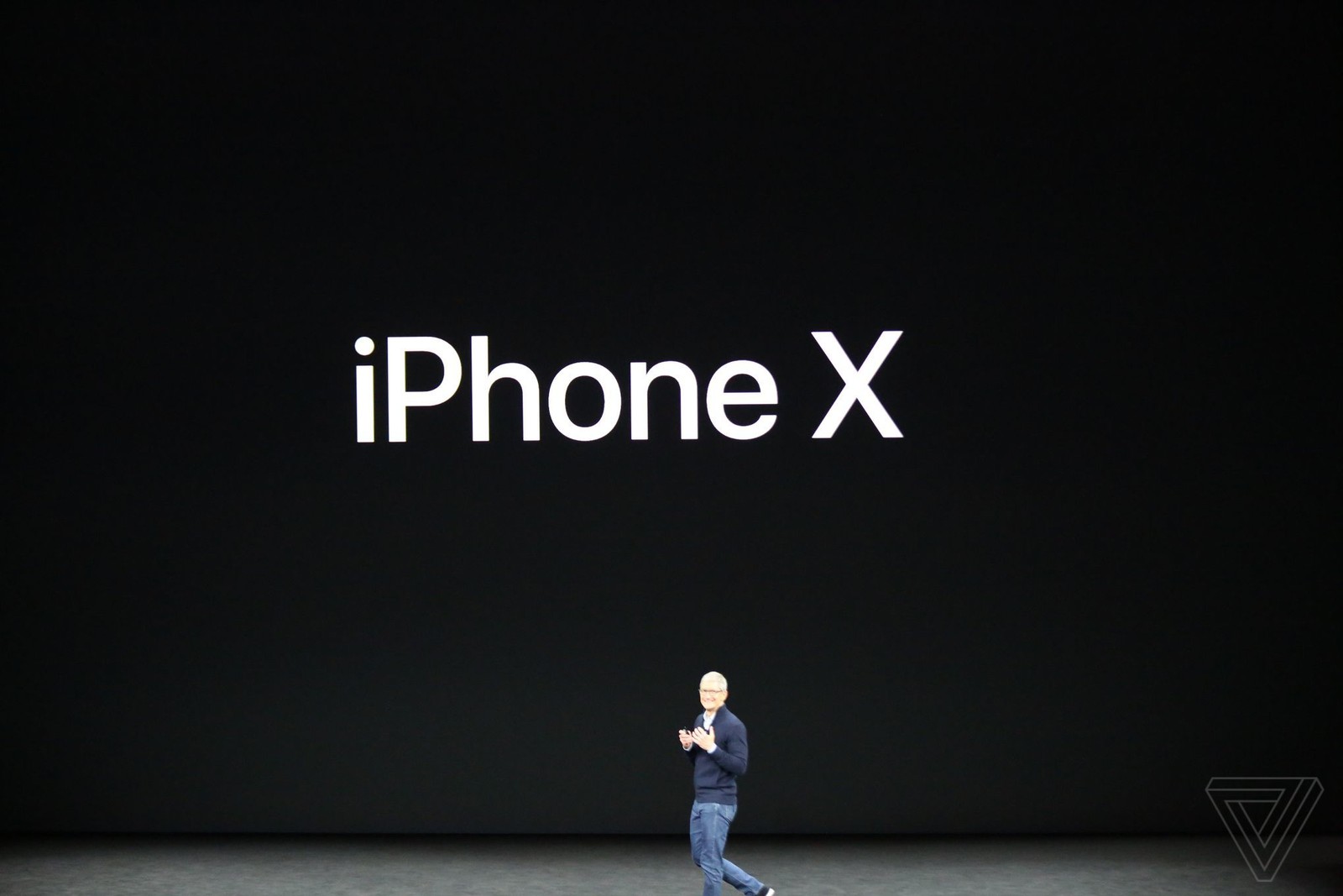 Apple представила iPhone X