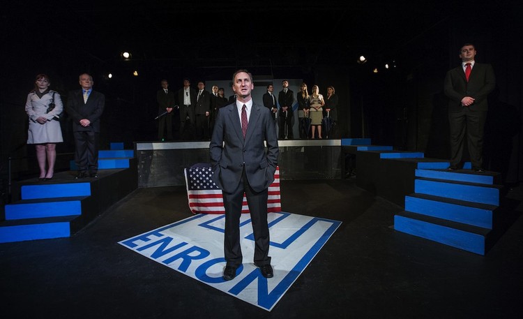 عشرة أكبر محتالين في العالم