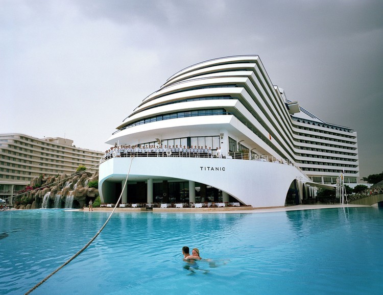 الإجازة المزيفة