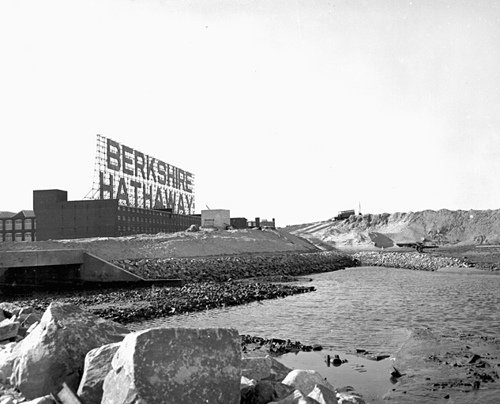 Millonario a los 32 años, multimillonario a los 56 años: La increíble vida de Warren Buffett