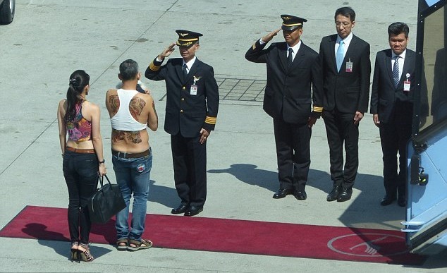 Cosa ne sarà della monarchia thailandese ora che il re è morto?