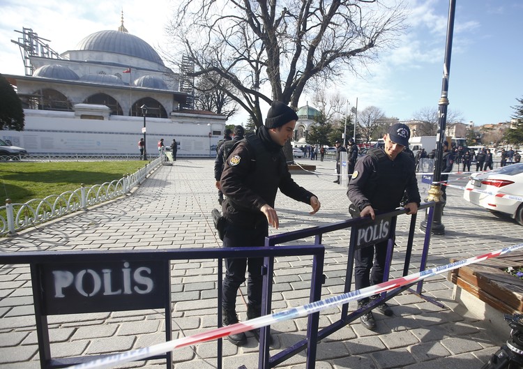 La UE condena el atentado en Estambul