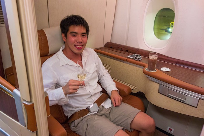 ماذا يعني أن تطير بالخطوط الجوية السنغافورية في الدرجة الأولى بكلفة 18000 دولار