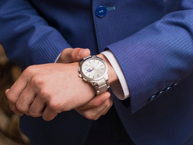 4 grandes errores que cometen los hombres con su ropa de trabajo