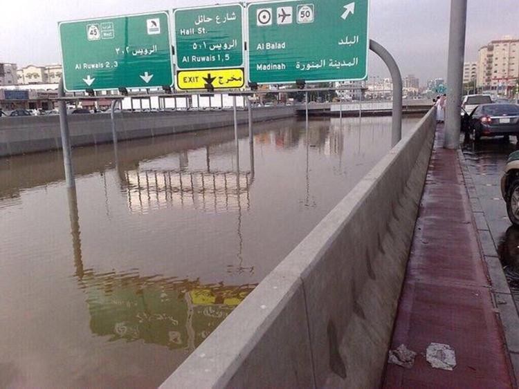جدة تغرق. تقرير مصور