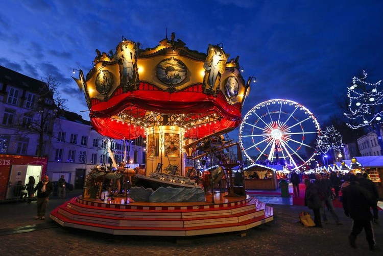 Le luci di Natale in tutto il mondo