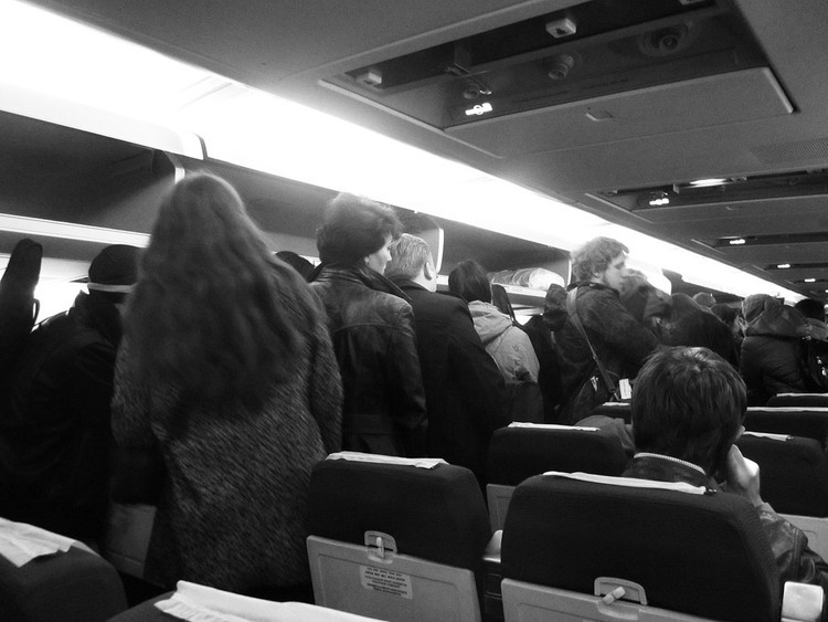 I 10 passeggeri di aereo più irritanti