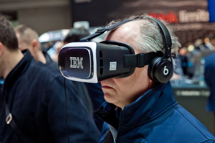 Il bitcoin supera i 5.000 dollari