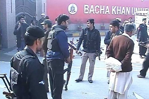 Ataque terrorista en una universidad de Pakistán