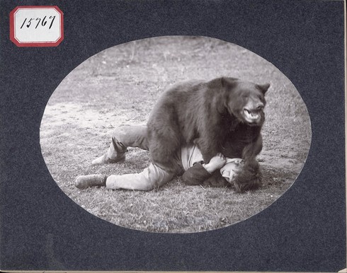 As 50 fotos a preto e branco mais difíceis de explicar