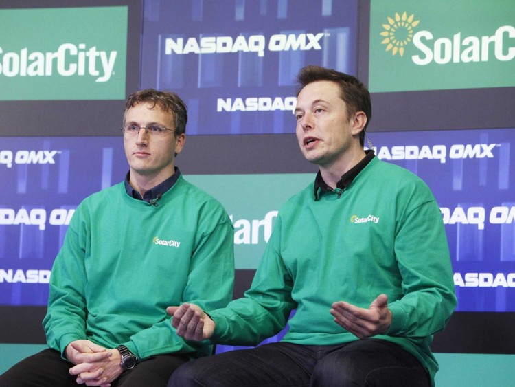 De los coches a la energía solar: la historia de Tesla en fotos