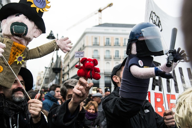 I restringimenti alla libertà di espressione aumentano in un’Europa spaventata dal terrore