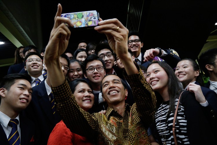 Governar a partir do Whatsapp