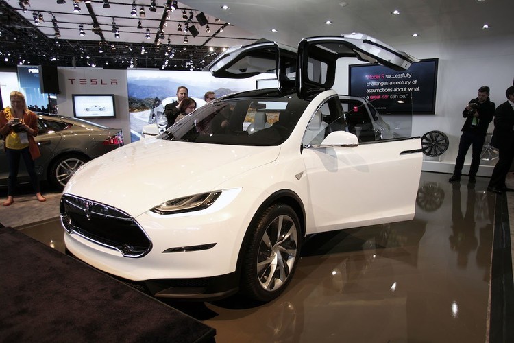 ¿Cómo será el Tesla Model X?