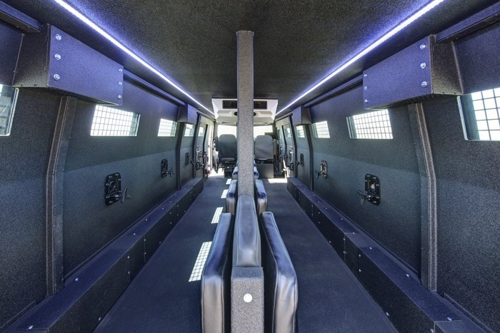 Nada destrói este Mercedes