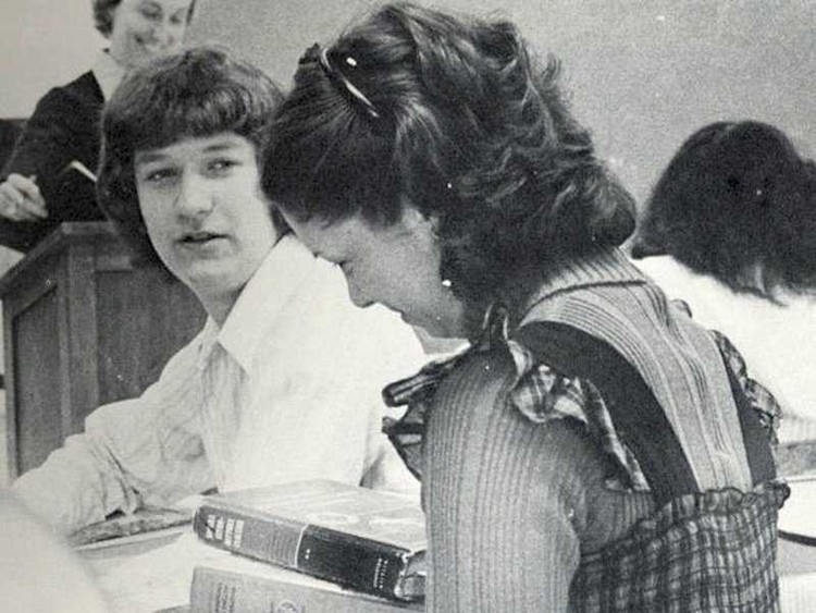 من يترأس شركة Apple؟