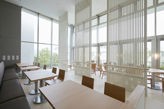 Um hotel operado por robôs