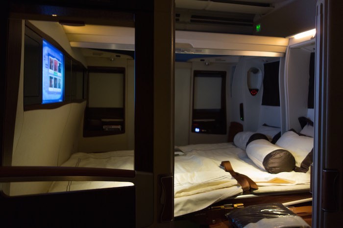 ماذا يعني أن تطير بالخطوط الجوية السنغافورية في الدرجة الأولى بكلفة 18000 دولار