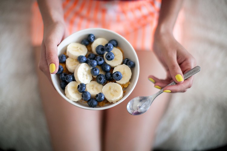 10 malos hábitos que te hacen envejecer más rápido
