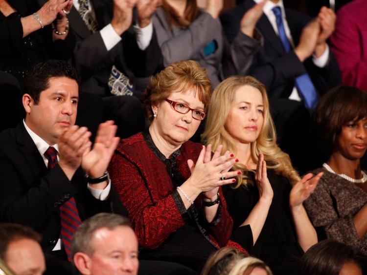 قصة لورين باول: كيف أصبحت زوجة ستيف جوبز مستثمرة ذات نفوذ