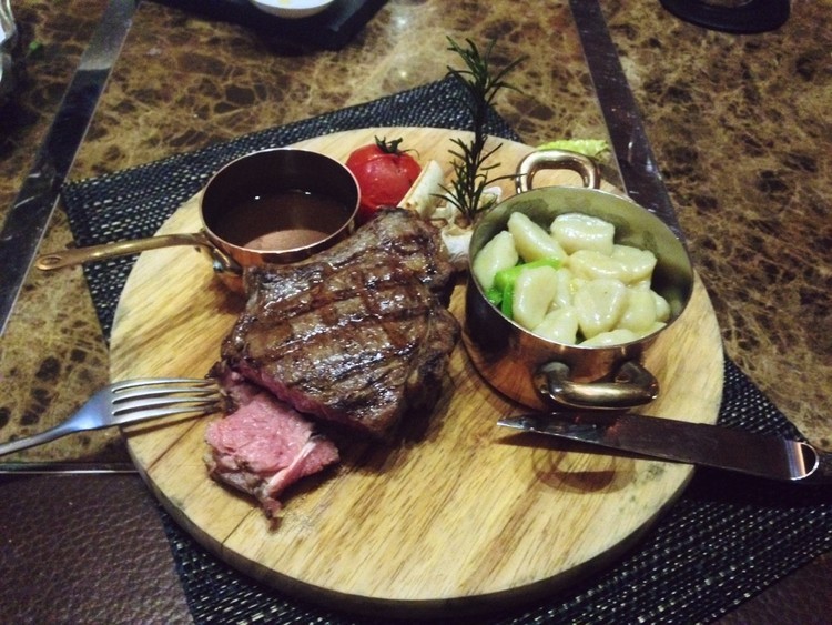 ليلة في أحد أفضل الفنادق في العالم