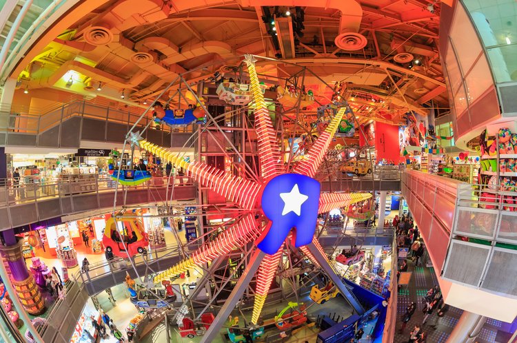 Toys ‘R’ Us Files for Bankruptcy