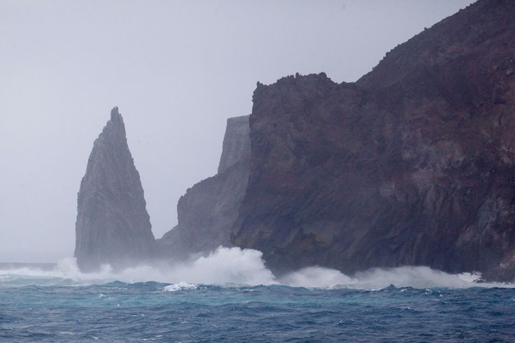 FOTO: eruzione di un vulcano nei ghiacci
