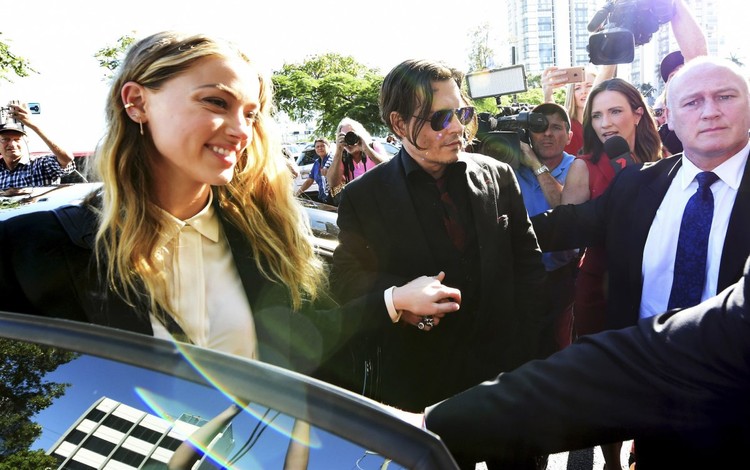 Cómo vivir con 2 millones de dólares al mes: aprenda de Johnny Depp
