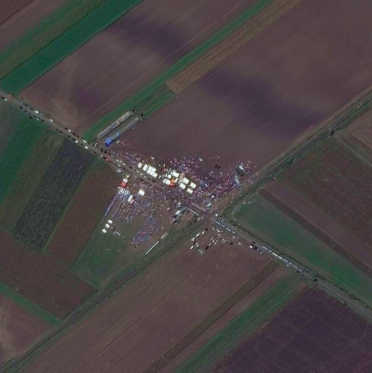 12 immagini satellitari che ritraggono la vita sulla terra