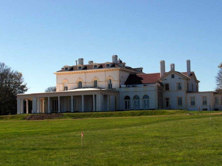 Porque é que o ex-CEO da Oracle não para de comprar casas