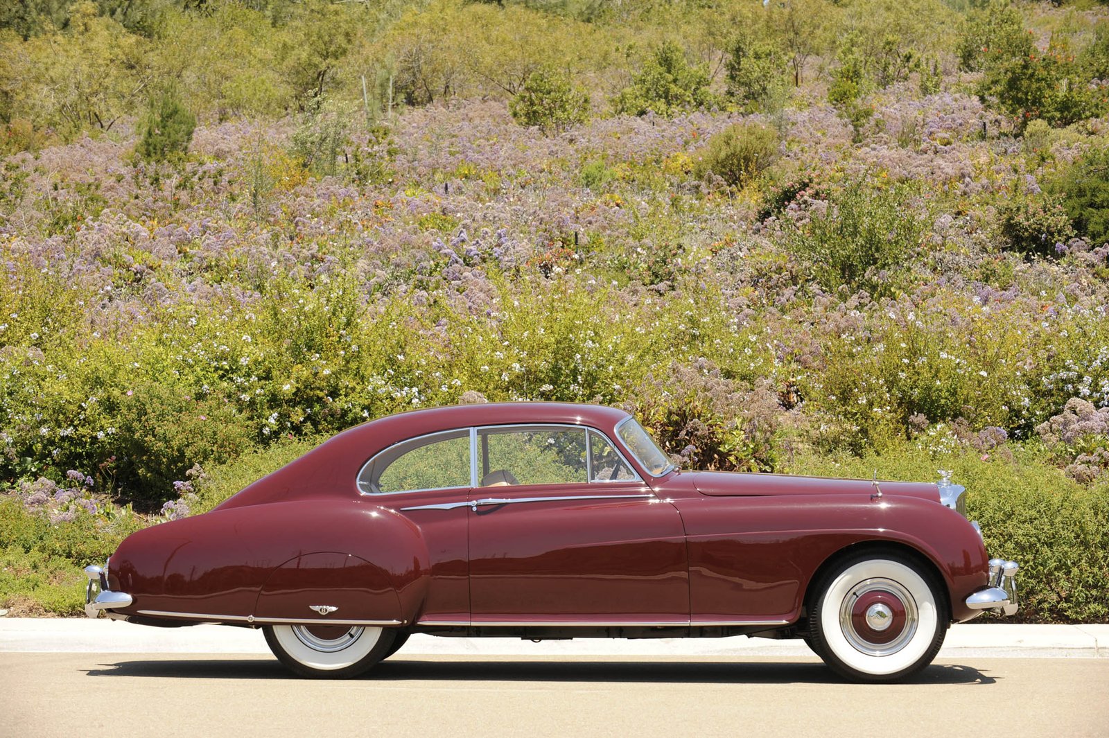 Lujo a un precio razonable: Bentleys y Rolls-Royces que podrían ser tuyos