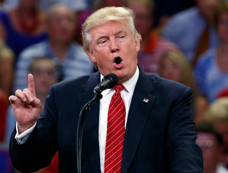 Il Cremlino crede veramente che la Clinton voglia iniziare una guerra con la Russia