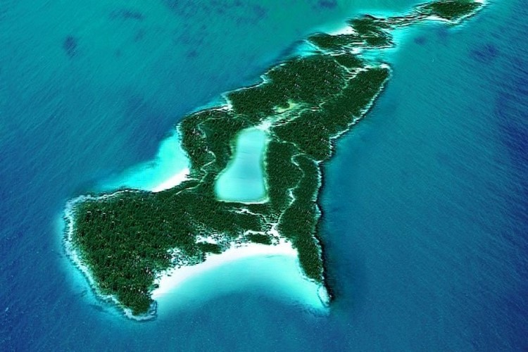 ديب و دي كابريو: جزيرة أي واحد منهم أكبر؟