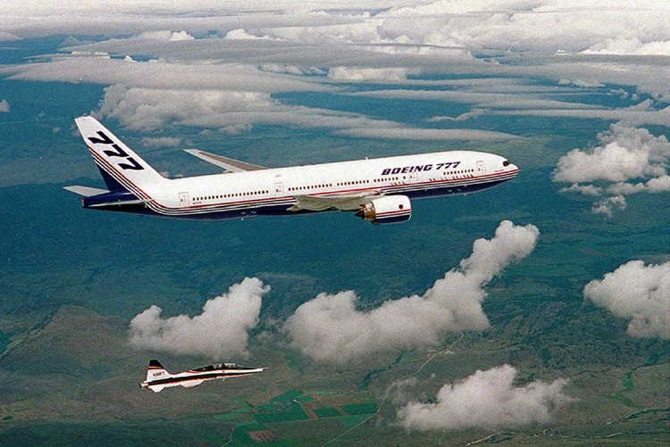 Boeing 777: La historia del avión que se ha convertido en un icono de la aviación civil