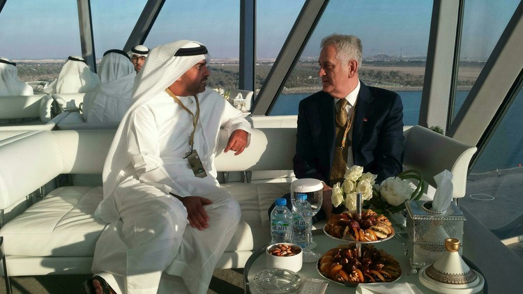 الإمارات: ازدهار وكبت سياسي