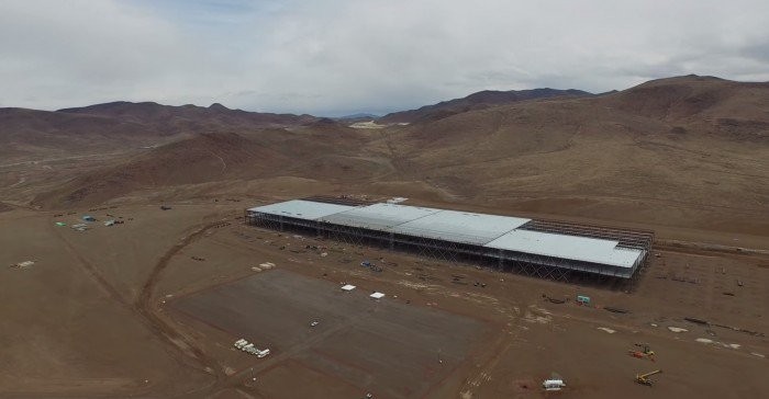 Explore a Gigafábrica da Tesla